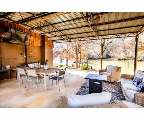 Classic Lake House Lakefront With Fire Pit And Dock