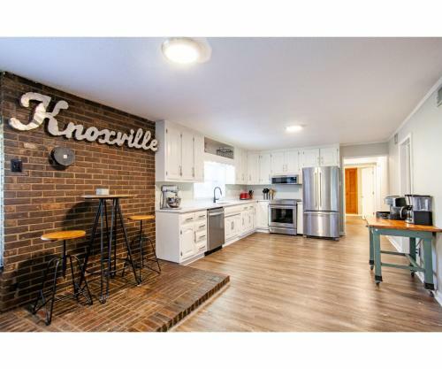 Classic Lake House Lakefront With Fire Pit And Dock
