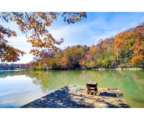 Classic Lake House Lakefront With Fire Pit And Dock