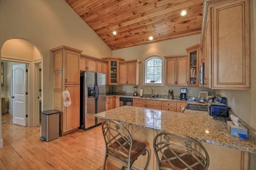 Lakefront Cottage With Private Double Dock