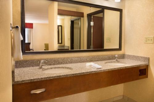 Hotel Drury Inn & Suites Charlotte University Place