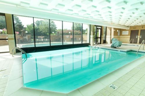 Hotel Drury Inn & Suites Charlotte University Place