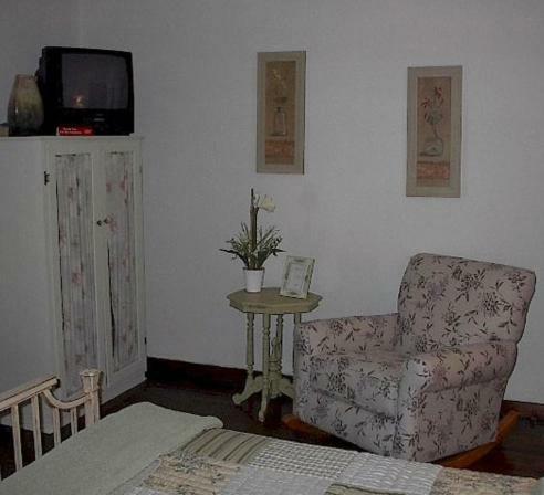 Posada La Perla At Gregory House Country Inn & Restaurant