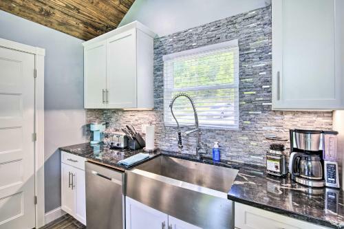 Luxe Lake Norris Home With Private Dock And Grill