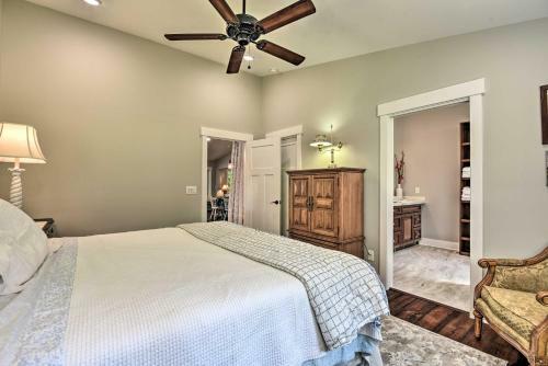 Renovated Lakeside Home With Private Boat Dock!