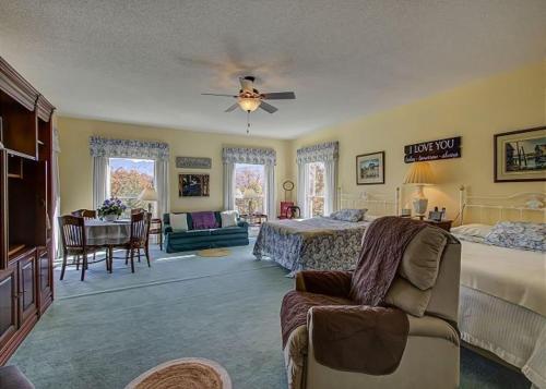 Far Horizons #416 By Aunt Bug's Cabin Rentals