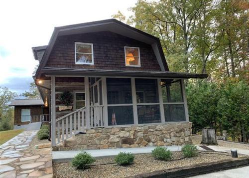 Far Horizons #416 By Aunt Bug's Cabin Rentals