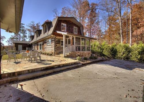 Far Horizons #416 By Aunt Bug's Cabin Rentals