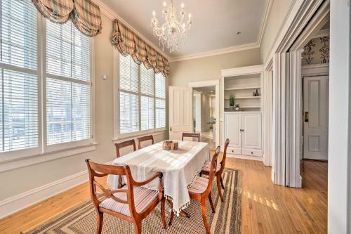 Stunning Historic Villa Patio, Dtwn Location