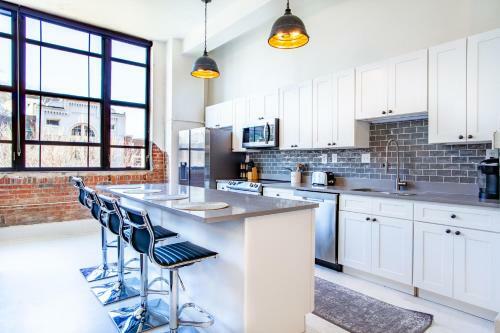Apartamento Spacious Sterchi Loft Getaway- Downtown Getaway