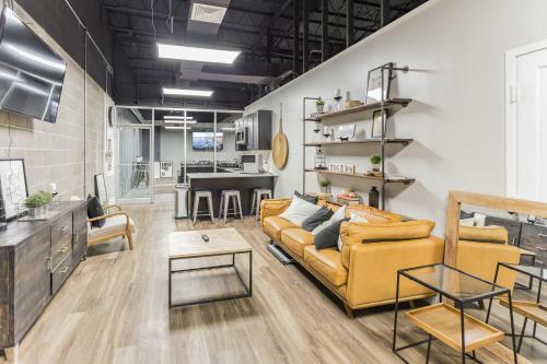 Apartamento Fully Furnished Downtown Studio - Walk Score 85