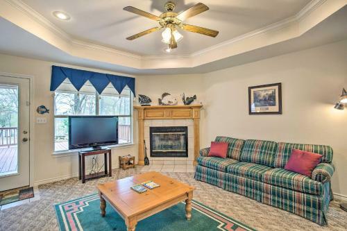 Family Alba Home With Boat Dock On Lake Fork!