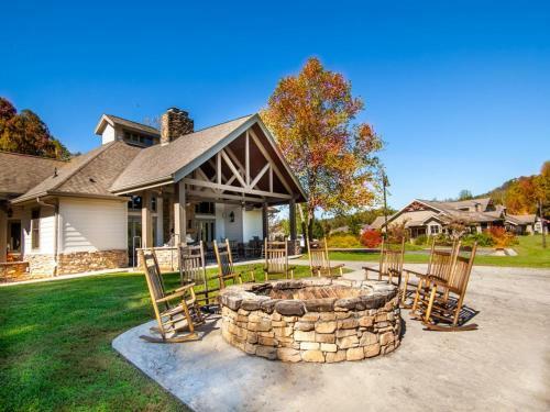 Abrams Retreat At Cades Cove With Mountain Views