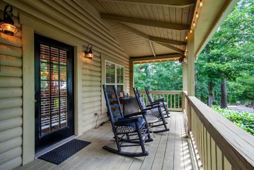 Laurel Valley Charmer With Grill And Golf Course Access
