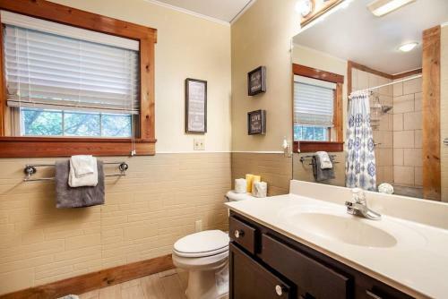 Laurel Valley Charmer With Grill And Golf Course Access