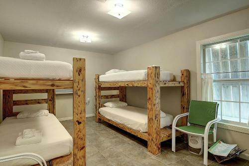 Fantasy Oaks Lodge