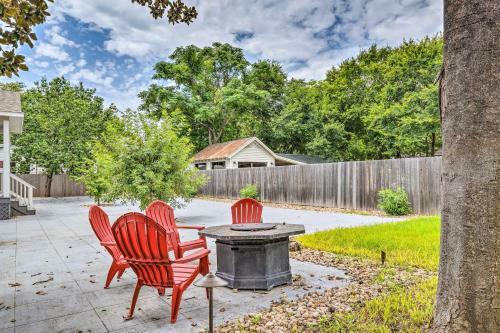 Stunning Farmhouse In Historic Dtwn Bastrop!