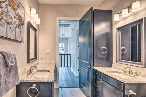 Stunning Farmhouse In Historic Dtwn Bastrop!