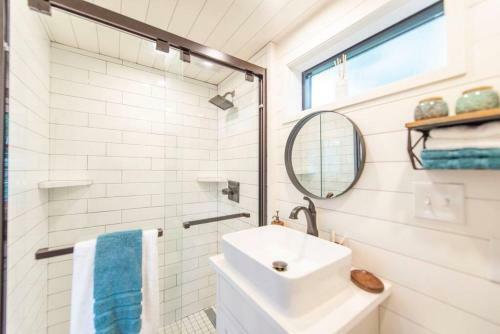 New The Brazos-tiny Home 12 Min To Downtown