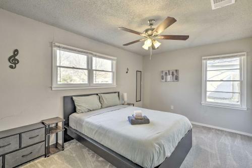 Modern Arlington Getaway Fenced Yard And Pool!
