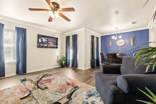 *double Apartment*spacious Units*heart Of Arlington