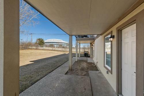 *double Apartment*spacious Units*heart Of Arlington