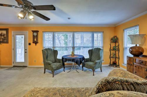 Spacious Home With Deck About 2 Mi To Lake Arlington!