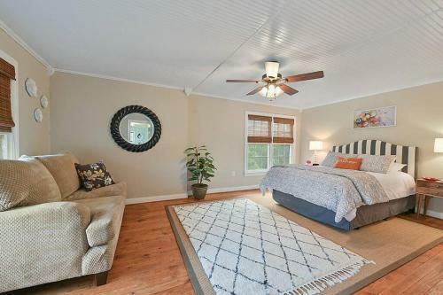 Spacious 4-bedroom Home W/ Beautiful Garden