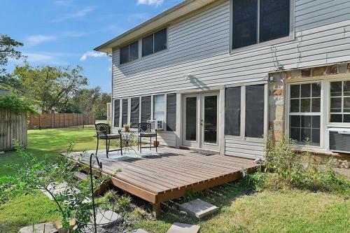 Spacious 4-bedroom Home W/ Beautiful Garden