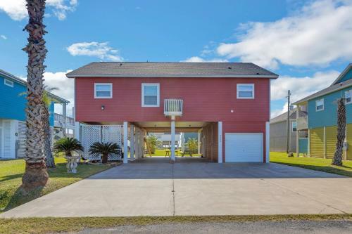 Coastal Cajun Getaway On The Beach! Home