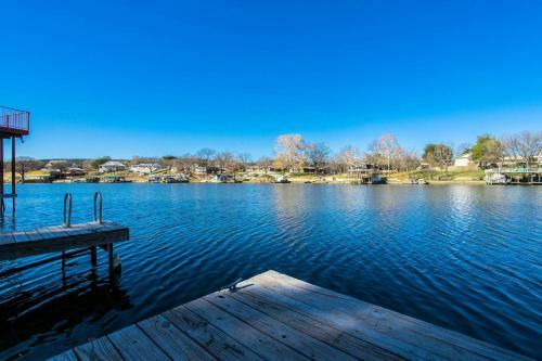 Cozy Retreat On Lake Lbj