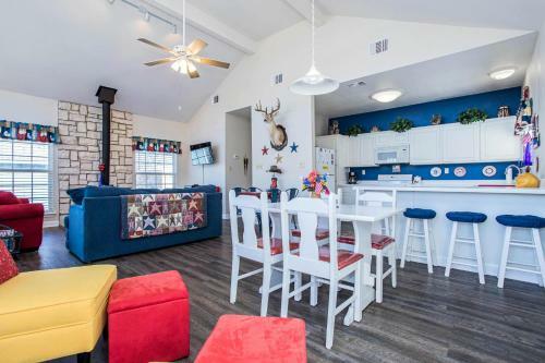 Cozy Retreat On Lake Lbj