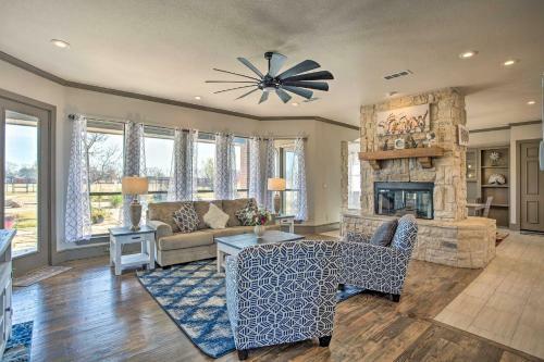 Luxurious Celina Villa On 10 Acres With Pool!