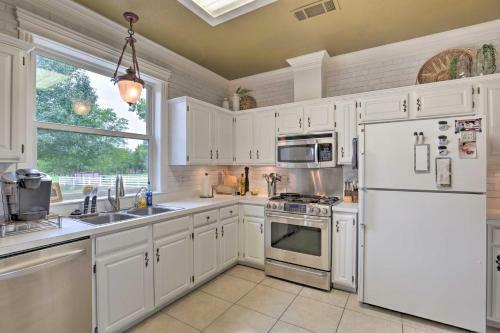 Lovely Celina Home With Patio And Views On Lake!