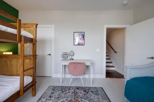 Apartamento Picturesque Townhome - Sunset Skyline - Sleeps 10!
