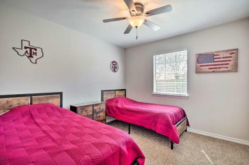 Charming Abode With Yard About 2 Mi To Texas Aandm!
