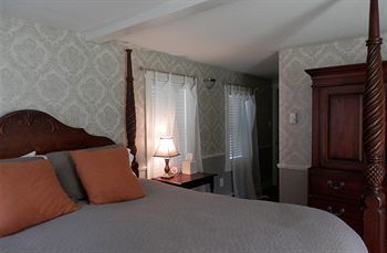 Bed & Breakfast The Maples At Warner