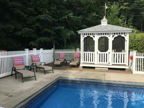 Bed & Breakfast Center Harbor Sutton House B & B