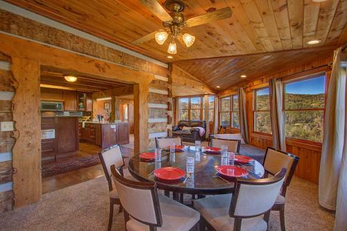 Stunning Cabin: 7 Acres, 360 Views, 20min To Park!