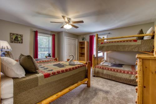 Apartamento Fun & Games By Honeybearcabins 2br/1ba Sleeps 7