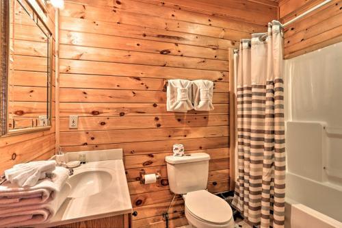 Sevierville Cabin With Boat Launch And Hot Tub!