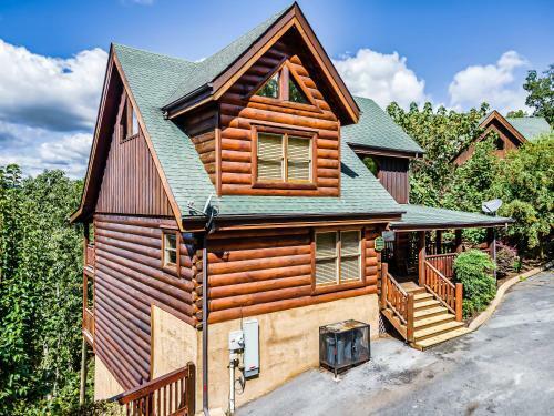 Timberwolf Vista W Hottub Pool Resort View