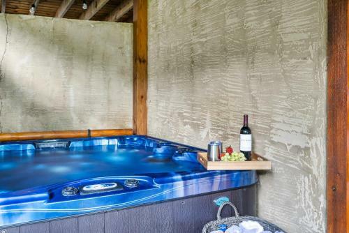 Timberwolf Vista W Hottub Pool Resort View