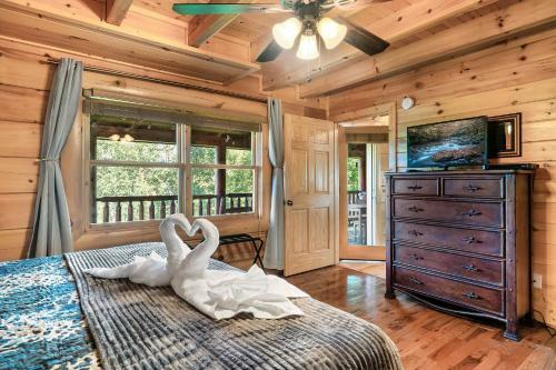 Timberwolf Vista W Hottub Pool Resort View