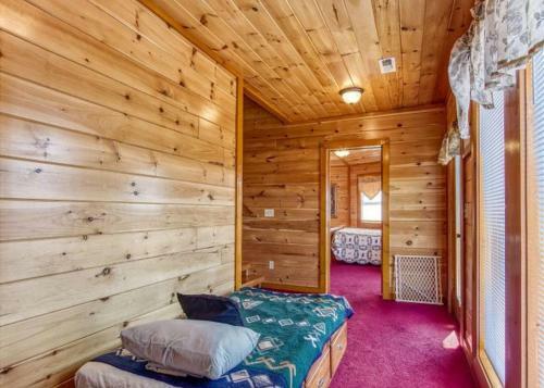 Bear Foot Lodge #308 By Aunt Bug's Cabin Rentals