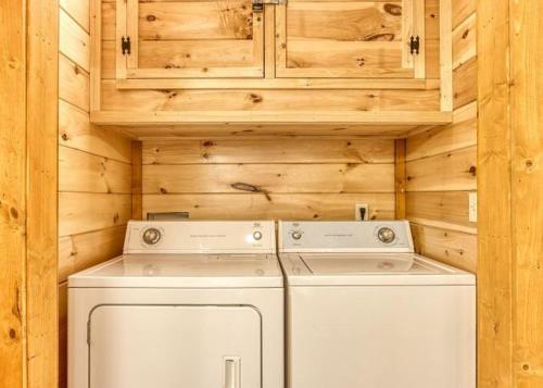 Bear Foot Lodge #308 By Aunt Bug's Cabin Rentals
