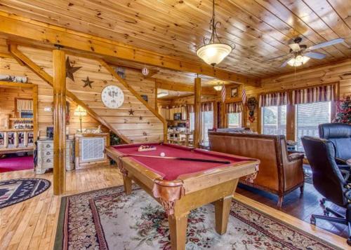 Bear Foot Lodge #308 By Aunt Bug's Cabin Rentals