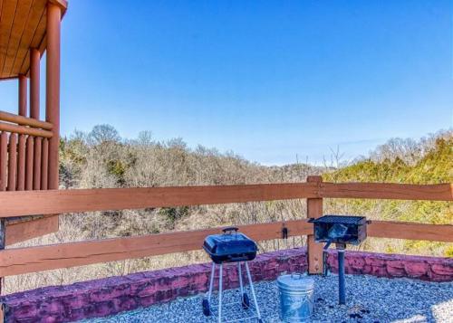 Bear Foot Lodge #308 By Aunt Bug's Cabin Rentals