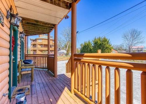 Bear Foot Lodge #308 By Aunt Bug's Cabin Rentals