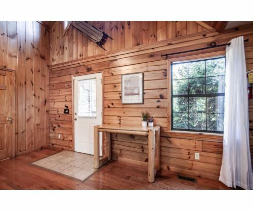 Treeside Retreat - Game Rm, Hottub, Community Pool